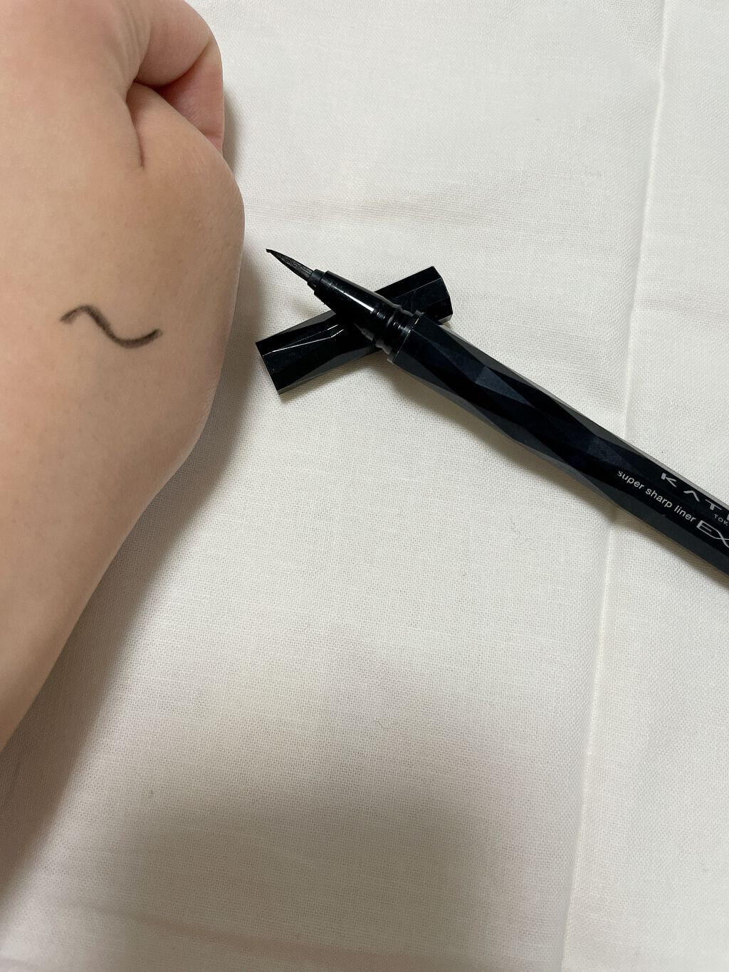 スーパーシャープライナーEX2.0/KATE/リキッドアイライナーを使ったクチコミ(5枚目)