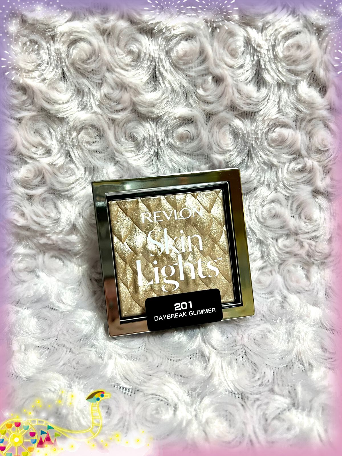 スキンライト プリズマティック ハイライター/REVLON/プレストパウダーを使ったクチコミ（1枚目）