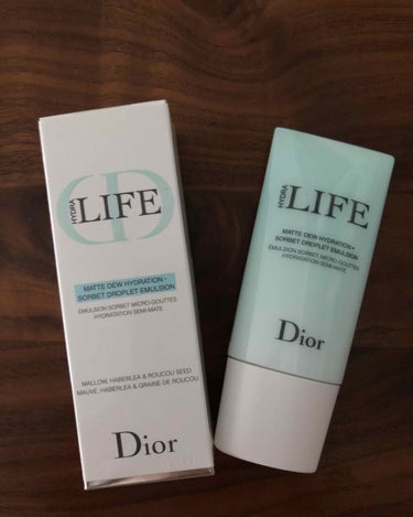 DIOR
ライフ　ソルベエマルジョン


ライフシリーズの乳液です
夏用に乳液が欲しくて買ってみました
みずみずしくて潤い、
全然ベタベタしないです！さらさら！
香りも爽やかな感じ
夏はこれで乗り切りた