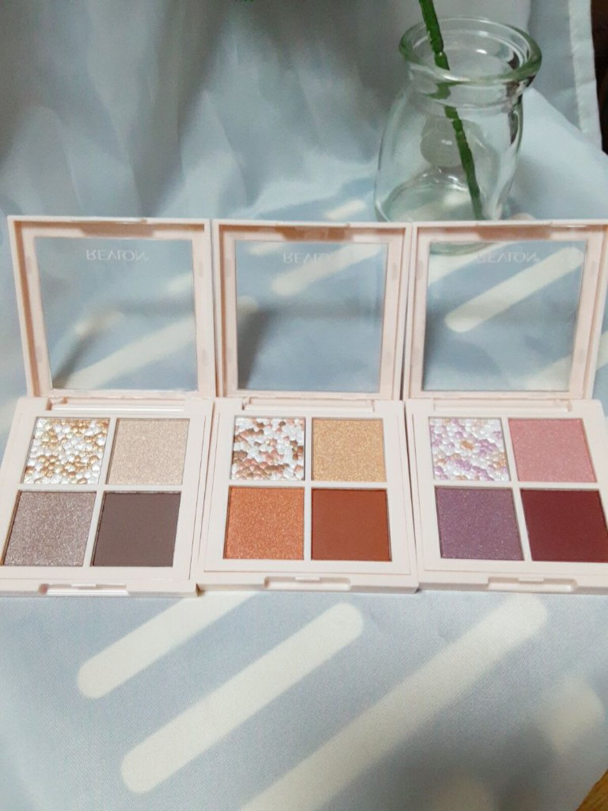 レブロン ダズル アイシャドウ クアッド/REVLON/アイシャドウパレットを使ったクチコミ（2枚目）