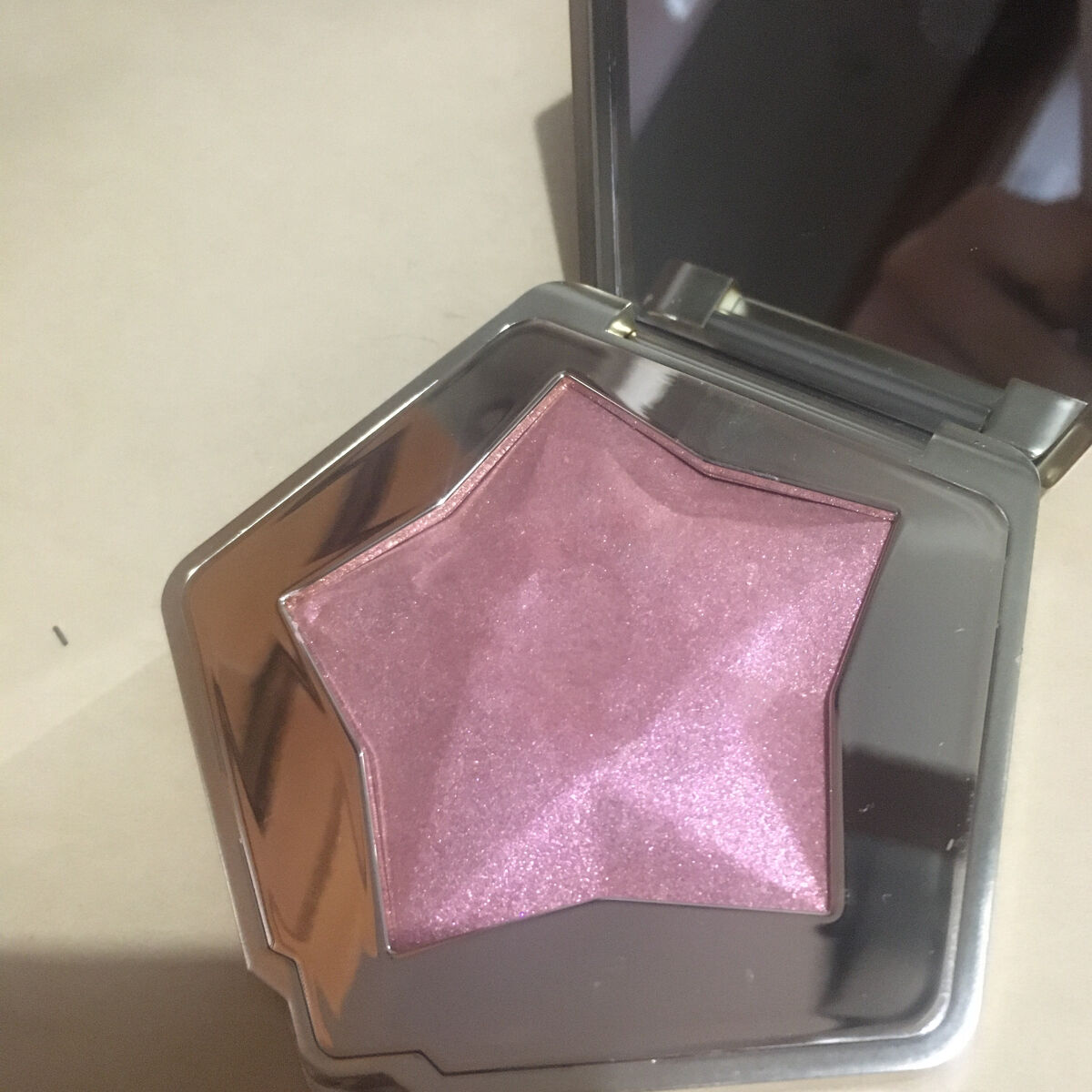 スターダストダイヤモンドハイライトパウダー 05 シャンパンピンク/PERFECT DIARY/パウダーハイライトを使ったクチコミ（1枚目）