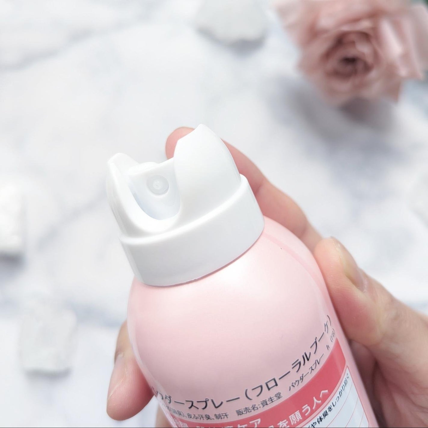 パウダースプレー(フローラルブーケ)/エージーデオ24/デオドラント・制汗剤を使ったクチコミ(3枚目)