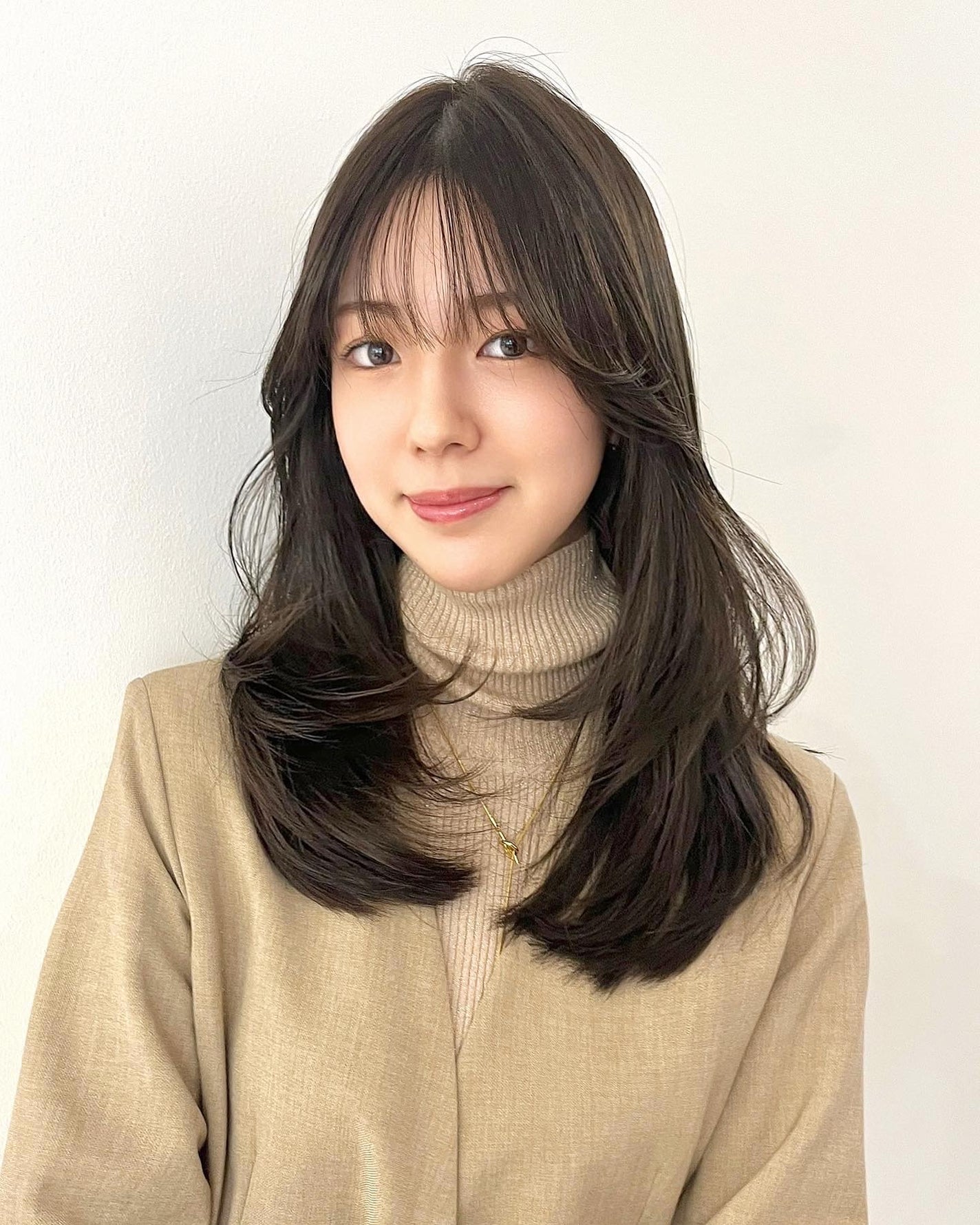 HARUNA on LIPS 「大人上品なヘアスタイル💇🏼♀️さらっとスタイリングでお洒落に..」(2枚目)