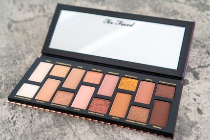 ボーン ディス ウェイ ザ ナチュラル ヌード アイシャドウ パレット/Too Faced/アイシャドウパレットを使ったクチコミ(1枚目)