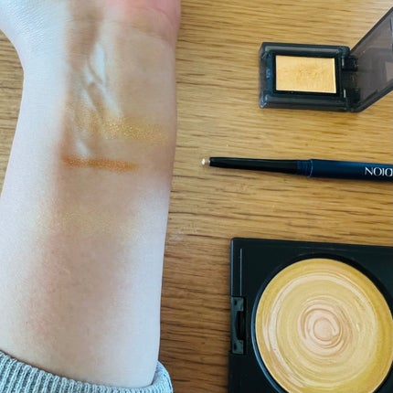 セルヴォーク ヴォランタリー アイズ/Celvoke/単色アイシャドウを使ったクチコミ(2枚目)