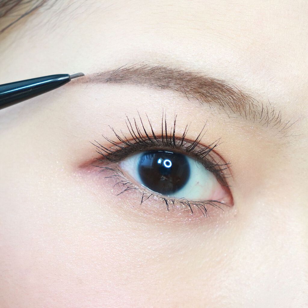 色々とストック買いするタイプではないのですが、普段よく使用しているアイテムで減りが早いものは数本まとめて購入しています。

アイブロウペンシルはそういったアイテムの1つで、先日いつも使用しているものを数本ストック買いしました。

#セザンヌ