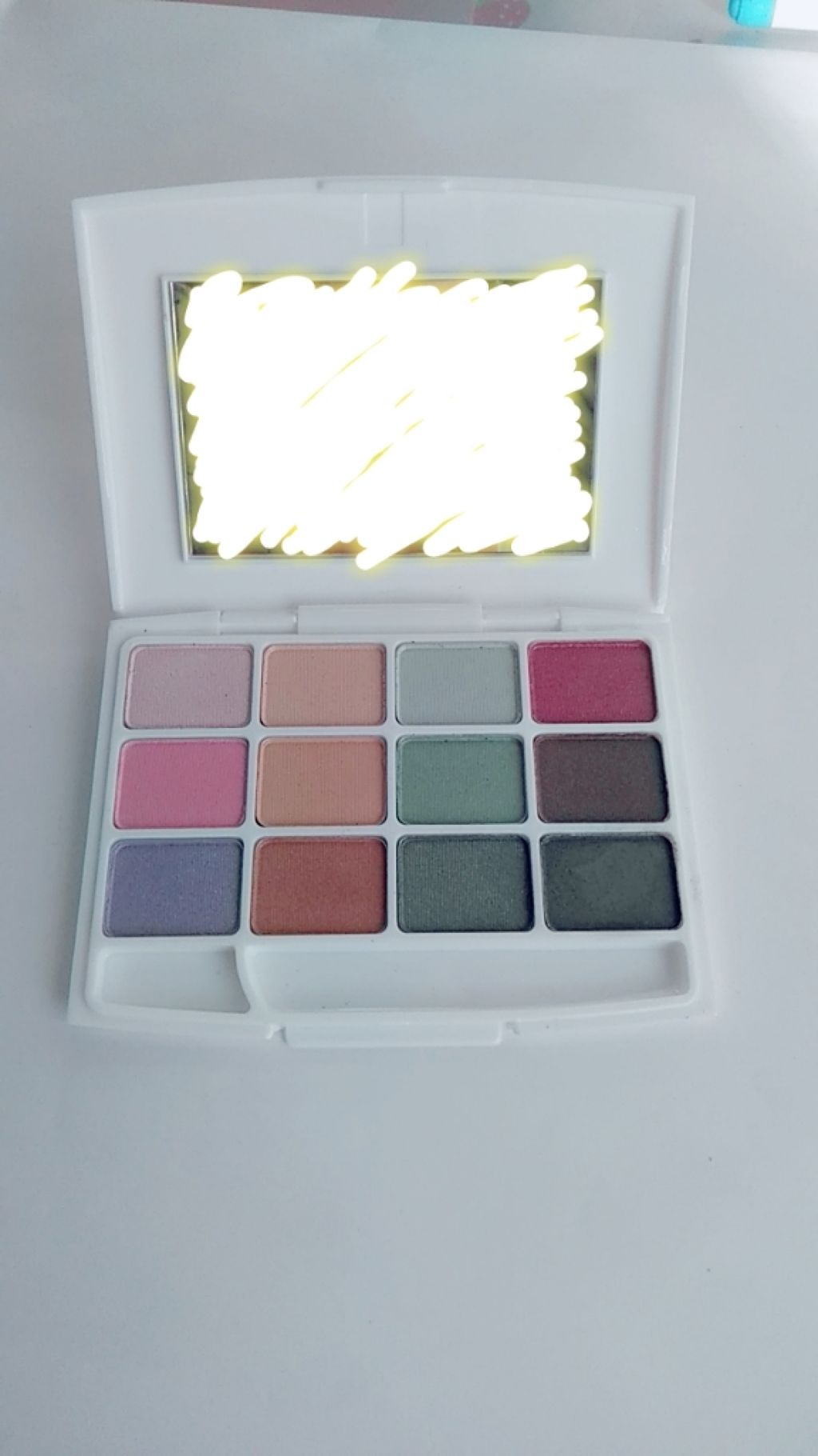 12色アイシャドウパレット/LOUJENE/アイシャドウパレットを使ったクチコミ（1枚目）