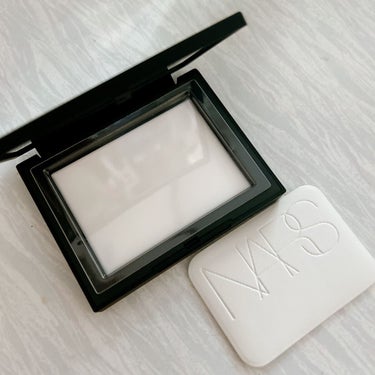 ライトリフレクティングセッティングパウダー　プレスト　N/NARS/プレストパウダーを使ったクチコミ（2枚目）