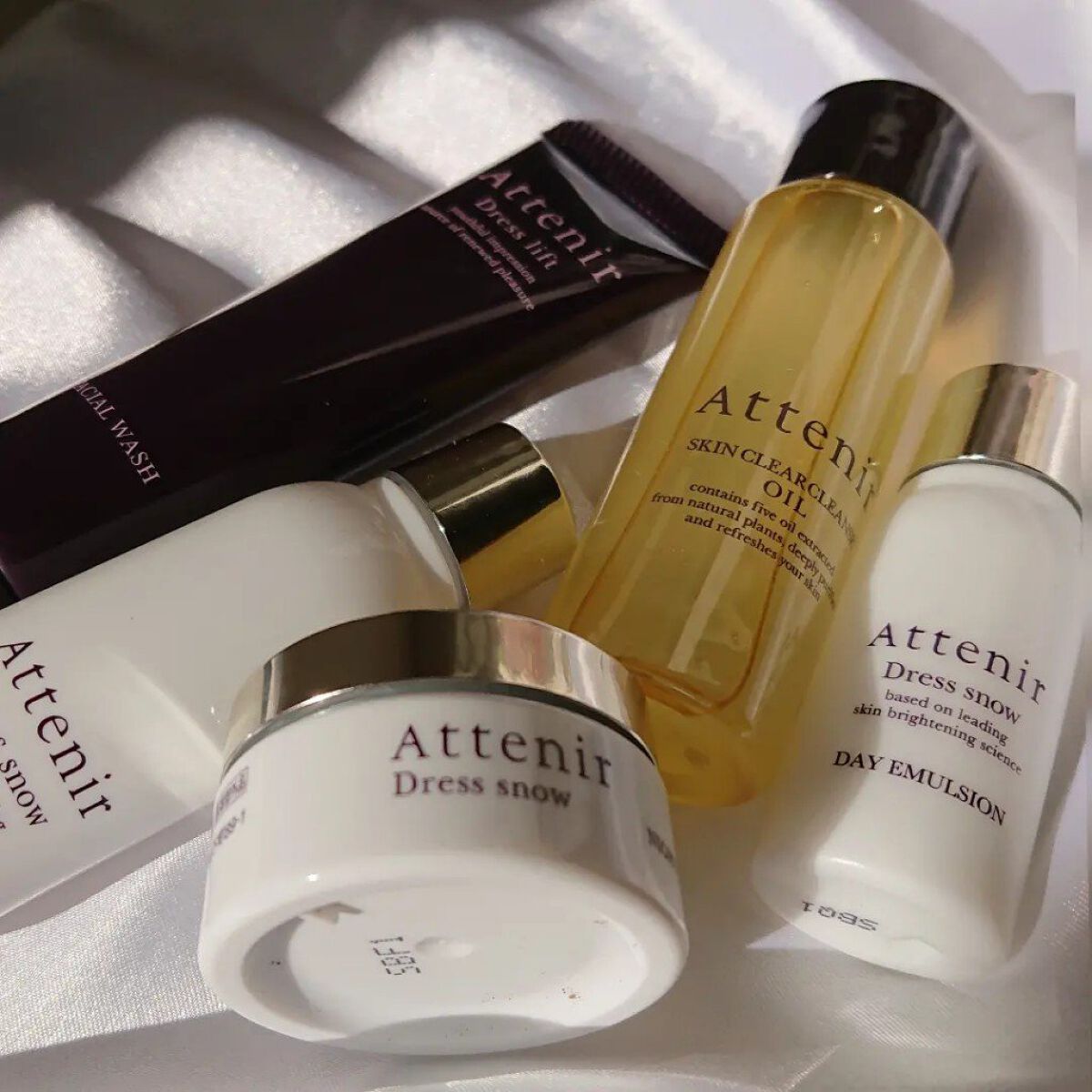 アテニア アテニア　ドレススノー　化粧水セットのクチコミ「大人の冬はDress snow。

【薬用美白】と【シワ改善】を同時に叶える“W効能”スキンケ.....」（1枚目）