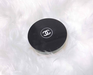 

CHANEL
プードゥル ユニヴェルセル リーブル
30ナチュレル
フェイスパウダー


値段は高いけどその分コスパいいです 笑

仕事でほぼ毎日使ってるのに
全然なくなる気配がないです😳笑

仕上