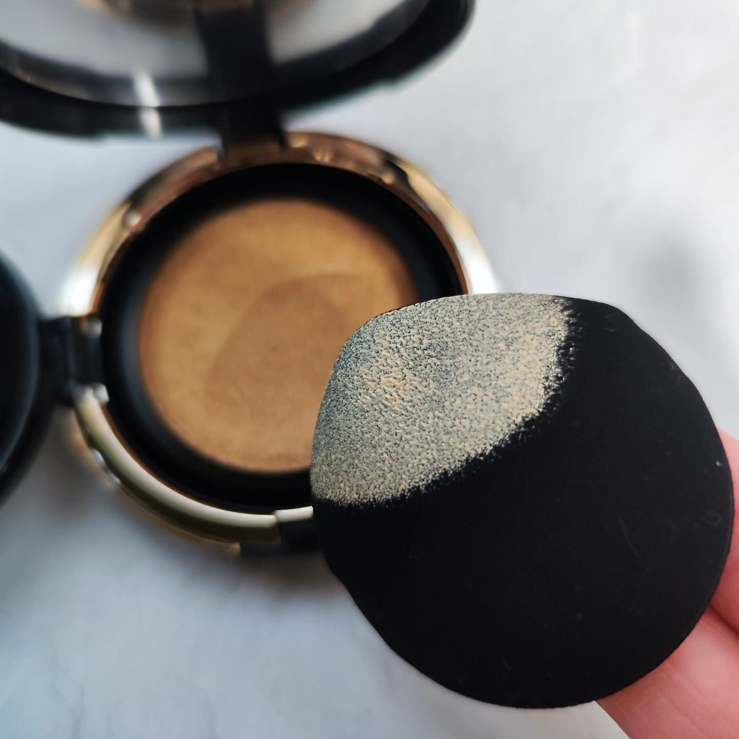 オリジナル ピュア セラム カバーアップ クッション/bareMinerals/クッションファンデーションを使ったクチコミ（3枚目）