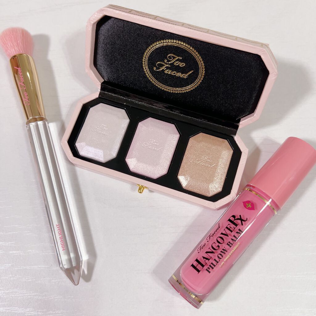 ダイヤモンドライト ハイライター ブラシ/Too Faced/メイクブラシを使ったクチコミ（2枚目）