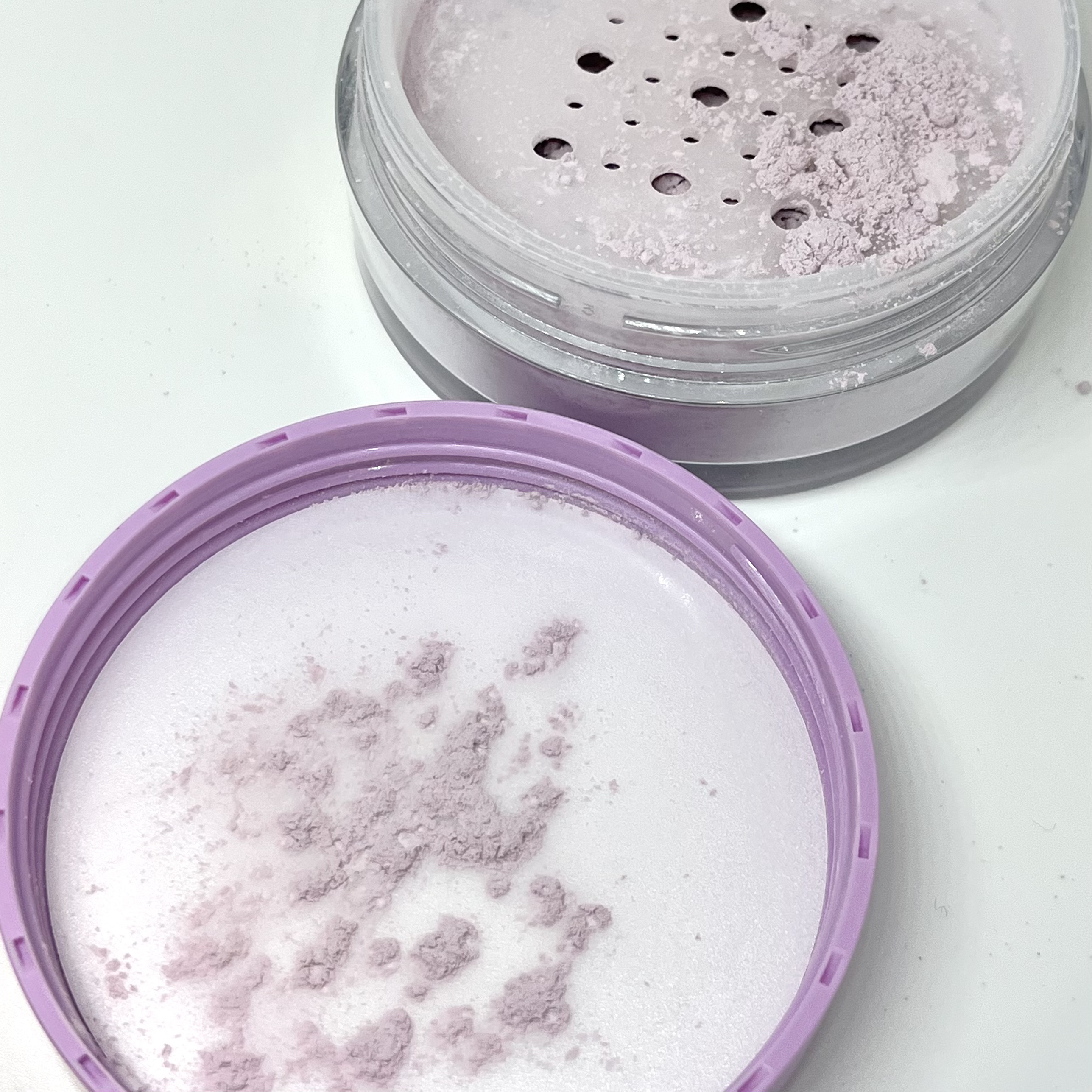 フィニッシングパウダー モイストC/チャコット・コスメティクス/ルースパウダーを使ったクチコミ（3枚目）