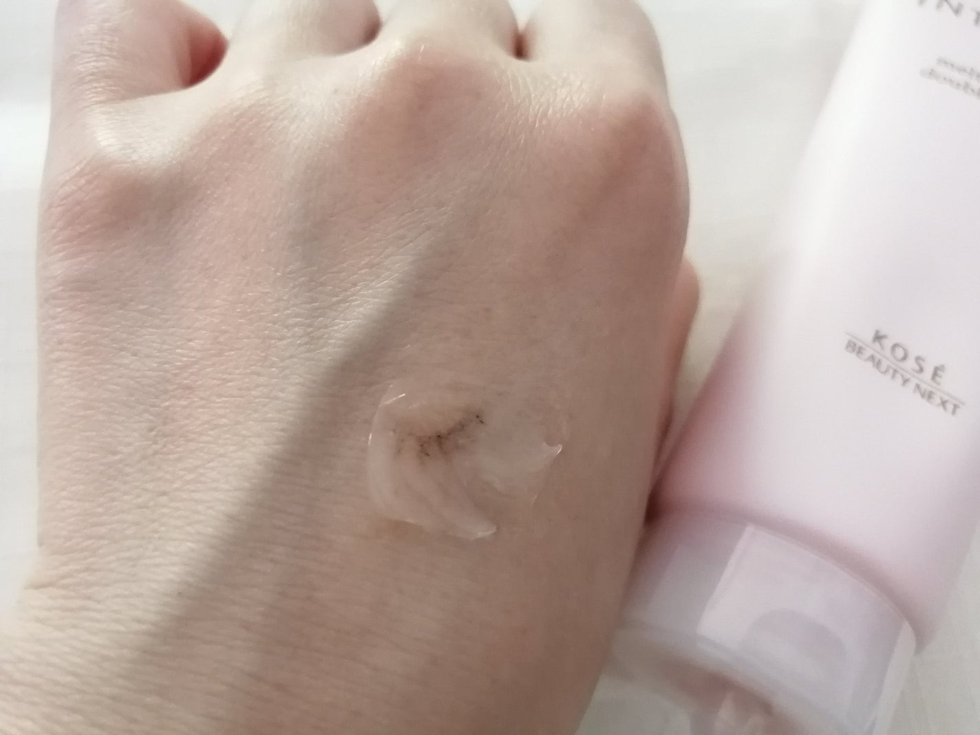 * a y a * on LIPS 「6/15に発売されるアンテリージェEXメルティングバームWクレ..」(5枚目)