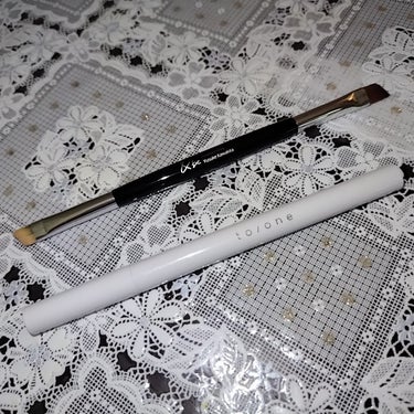 ＆be
ダブルエンドアイブロウブラシ熊野筆
熊野筆

最初の調整するツールとして使っております！　