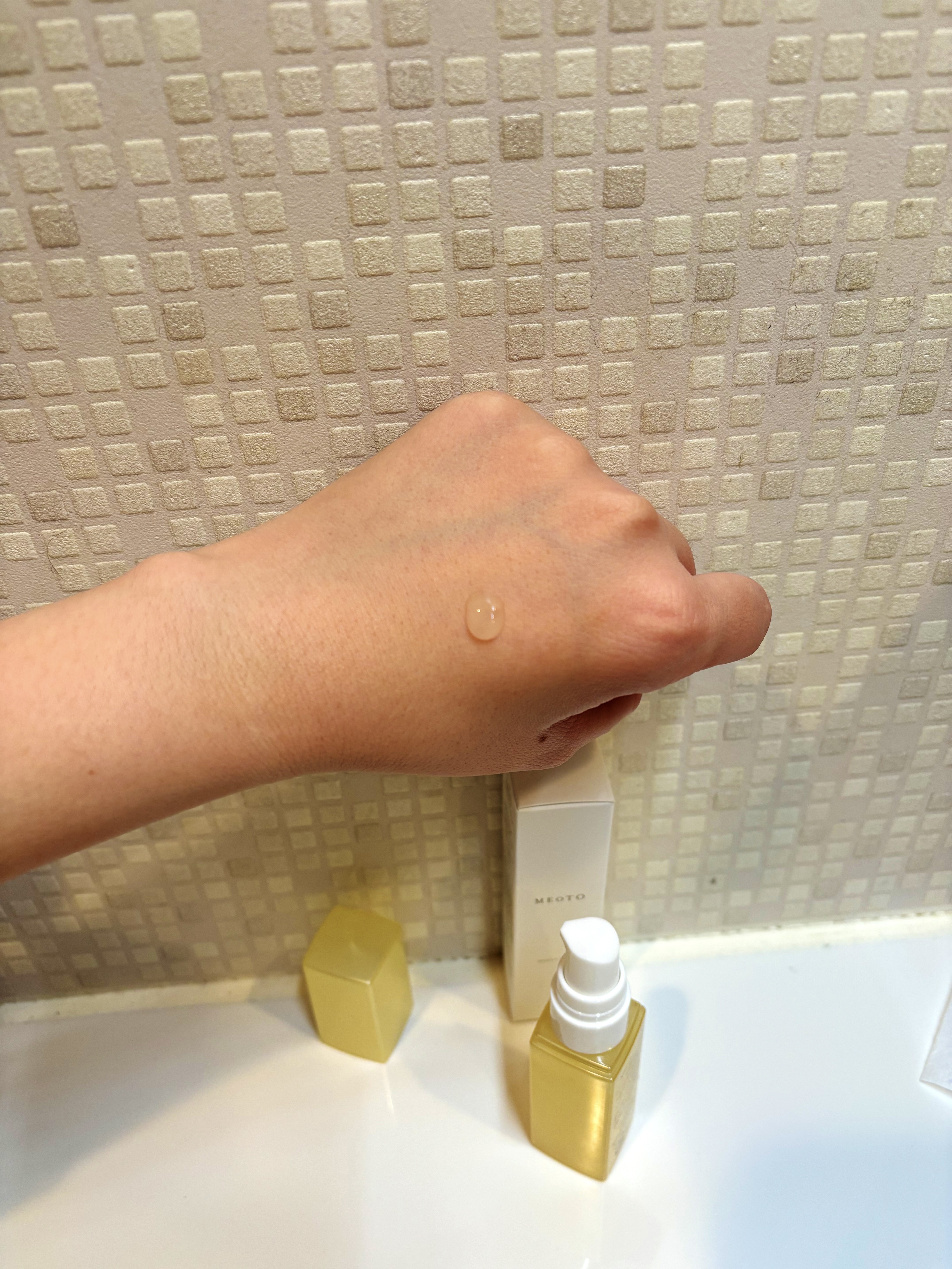 ホワイトニングパーフェクトエッセンス 1本/MEOTO/美容液を使ったクチコミ（2枚目）