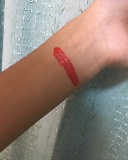 ピキビキ アートポップ エナメル ティント/TONYMOLY/リップティントを使ったクチコミ(3枚目)