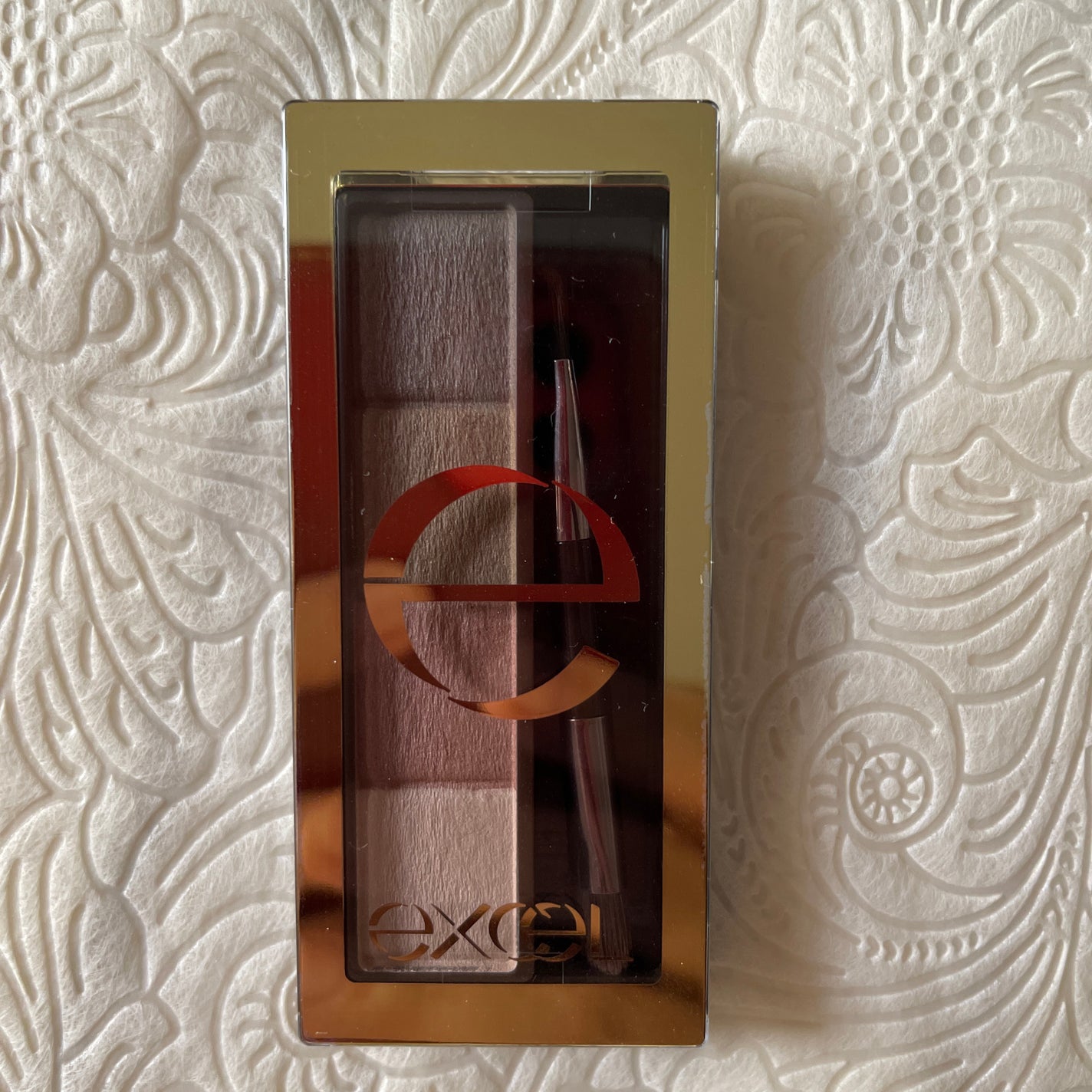 プランクトン on LIPS 「#エクセル_アイブロウちょっと前の限定の#オリーブブラウンわか..」(1枚目)