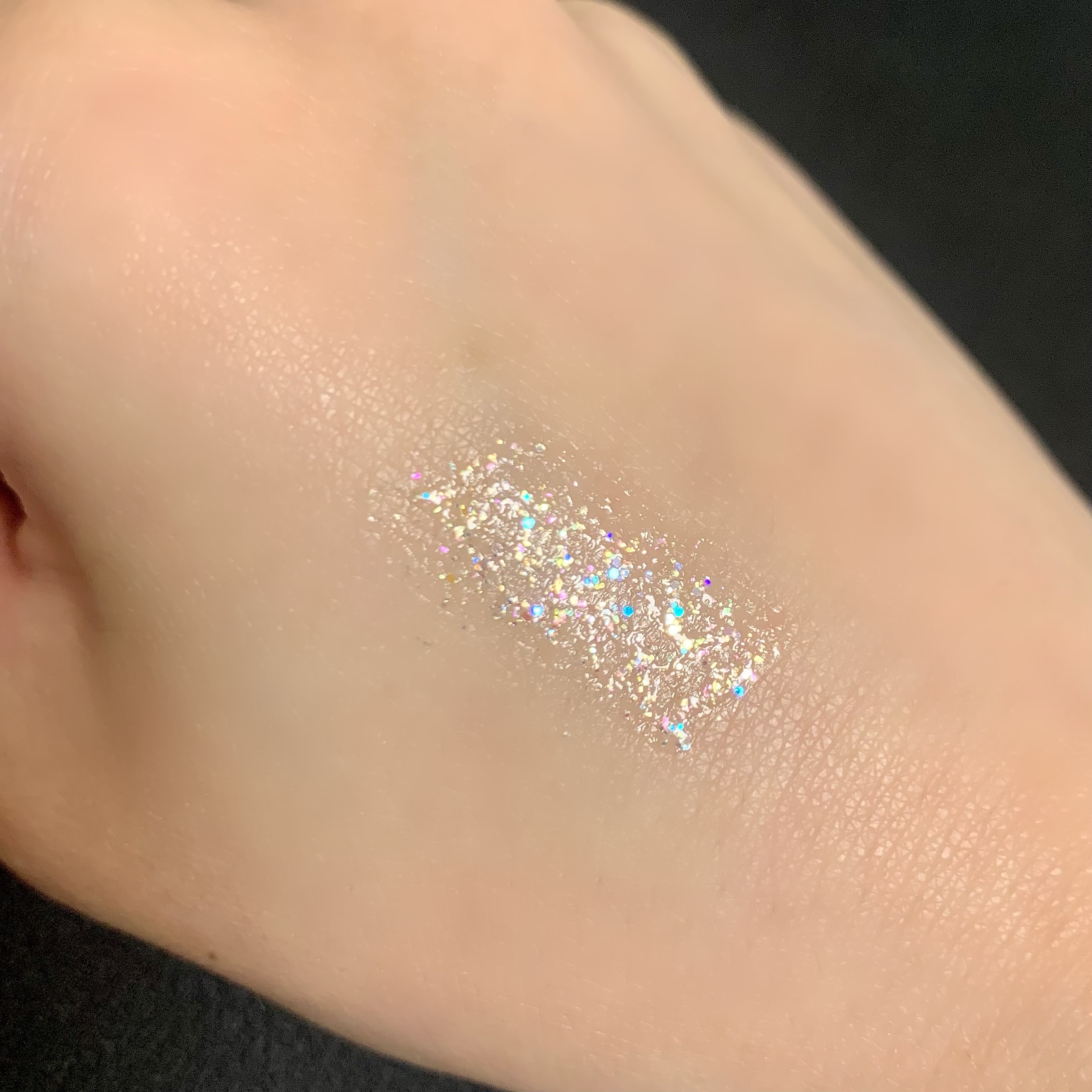 スピングリッターリキッドアイグロー EG900 ブラックホールシュガー/AMIOK/グリッターを使ったクチコミ（3枚目）