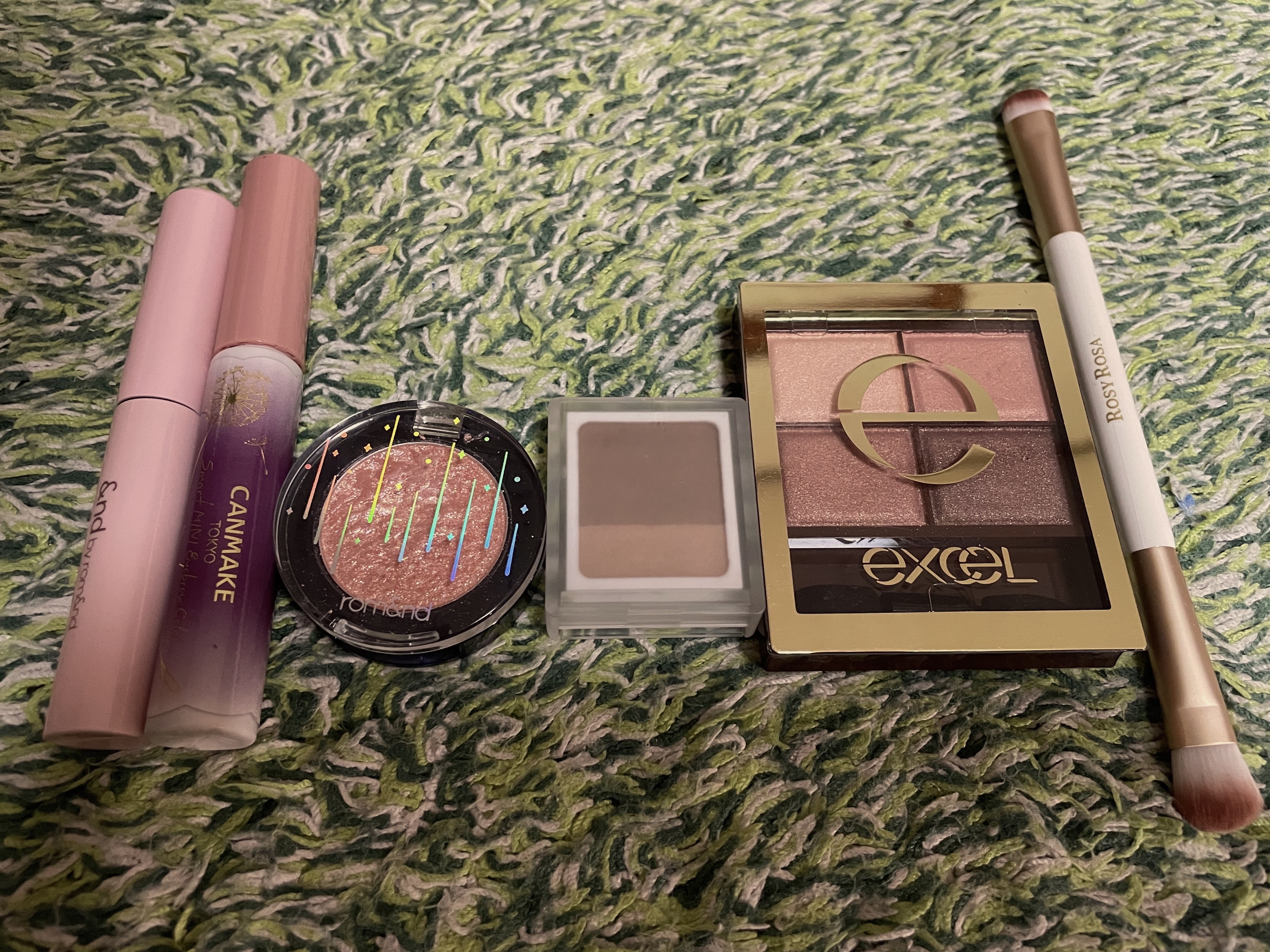 アイシャドウブレンディングブラシ/ロージーローザ/メイクブラシを使ったクチコミ（1枚目）