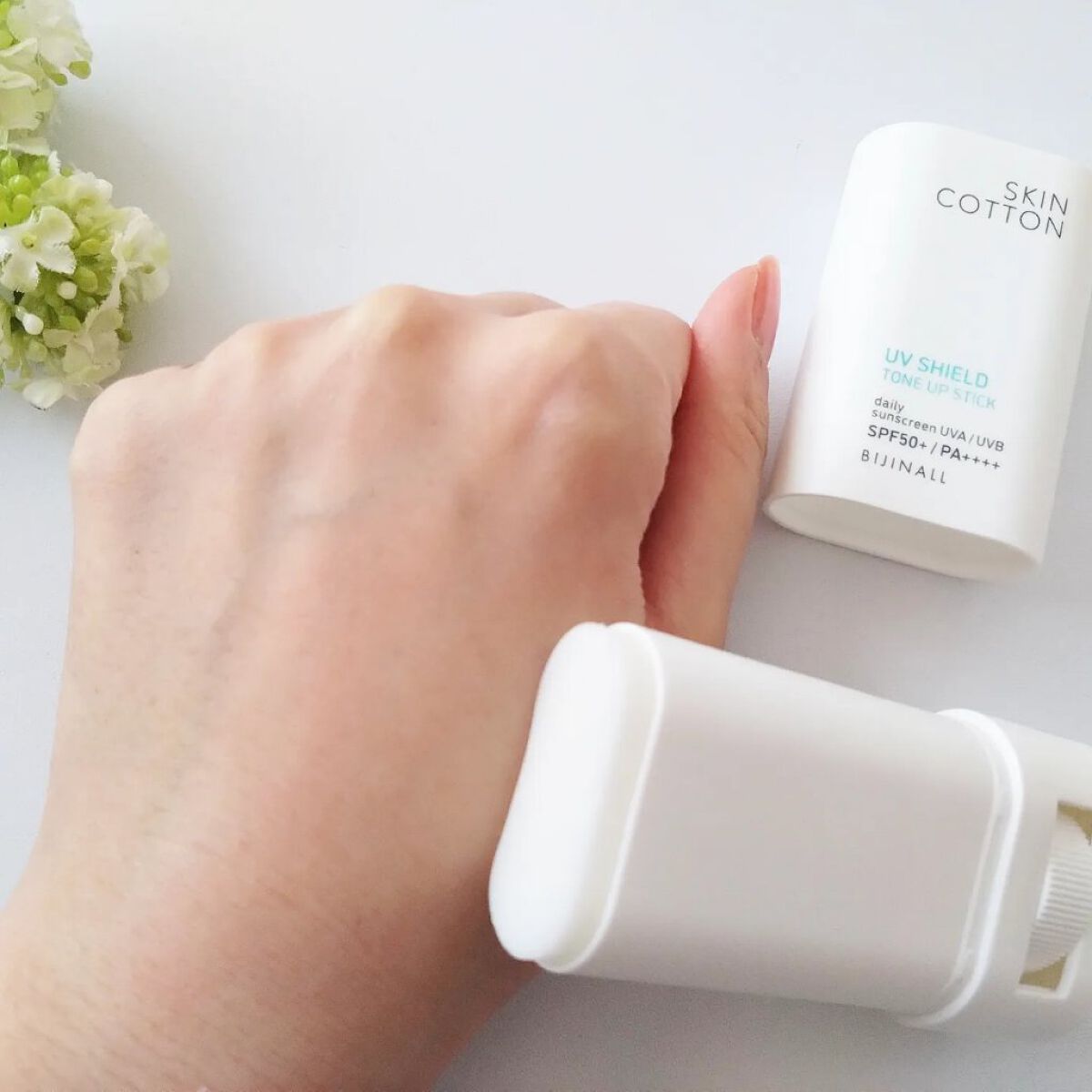 UVシールド トーンアップスティック/スキンコットン/日焼け止めスティックを使ったクチコミ（3枚目）