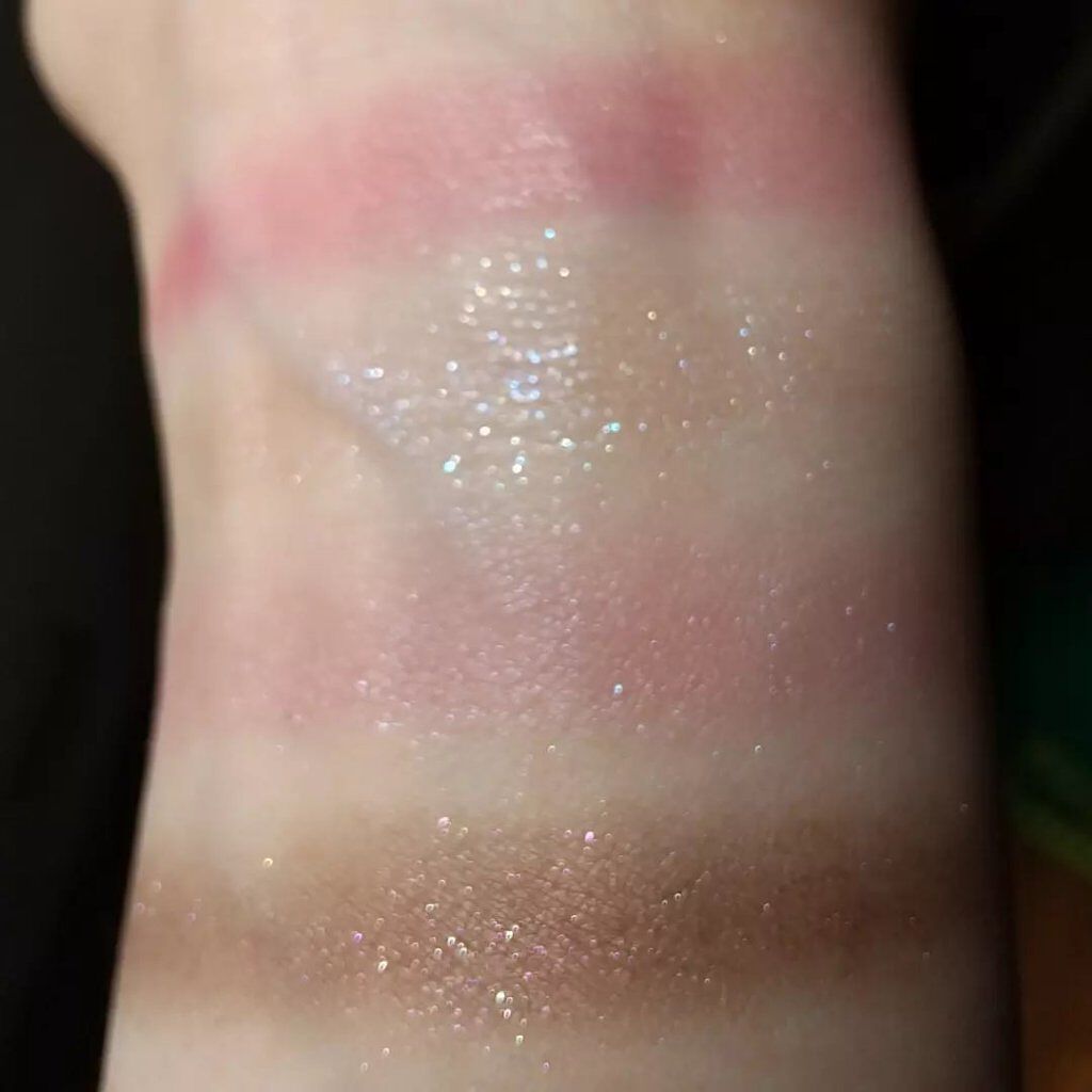 百合 on LIPS 「いつも見て下さりありがとうございます🥰@kate.tokyo...」(5枚目)