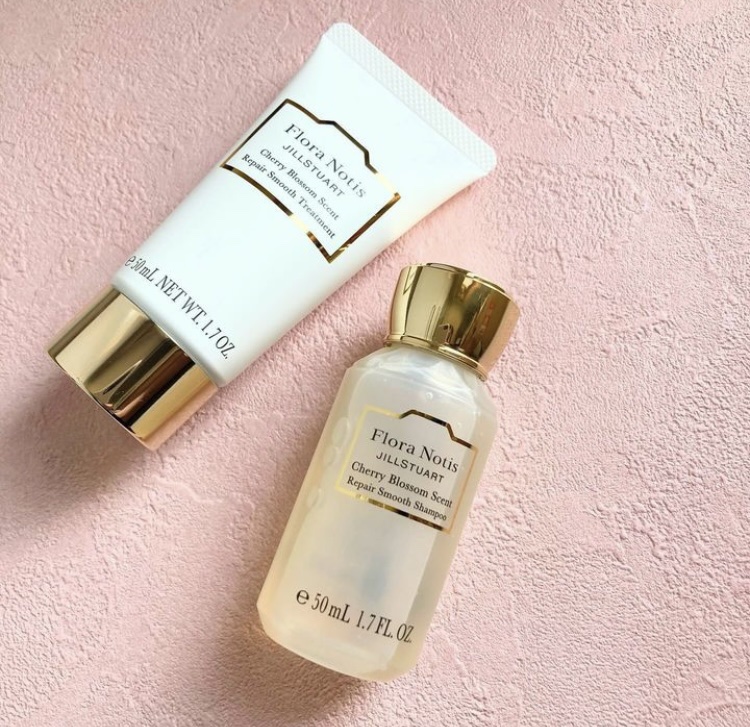 センシュアルジャスミン リペアモイストシャンプー / リペアモイストトリートメント トライアルサイズ(シャンプー&トリートメント)/Flora Notis JILL STUART/市販シャンプーを使ったクチコミ（2枚目）
