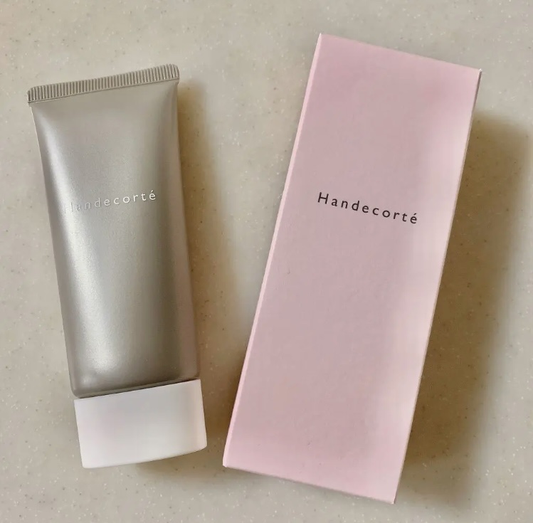 ハンデコルテ/キユートピア/ネック・デコルテケアを使ったクチコミ（1枚目）