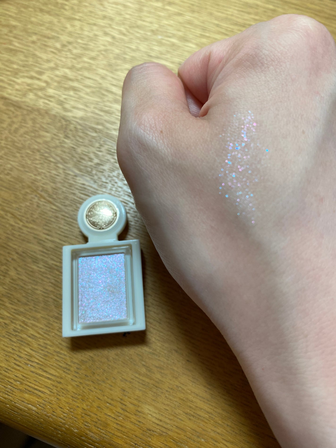 シャドーカスタマイズ (ブリリアントグリッター)/MAJOLICA MAJORCA/グリッターを使ったクチコミ(3枚目)