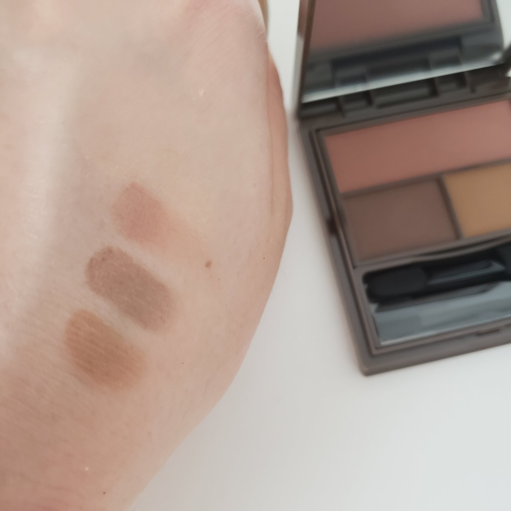 フーミー マルチアイブロウパウダー/WHOMEE/パウダーアイブロウを使ったクチコミ（3枚目）