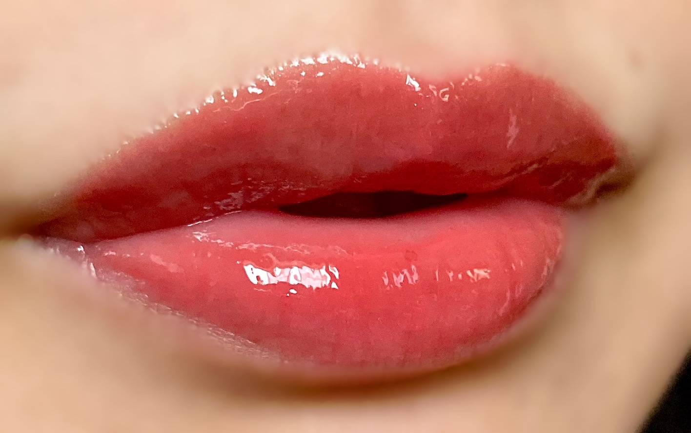 インク グラスティング リップ グロス 12 コンフィー コージー(COMFY COZY)/PERIPERA/リップグロスを使ったクチコミ（3枚目）