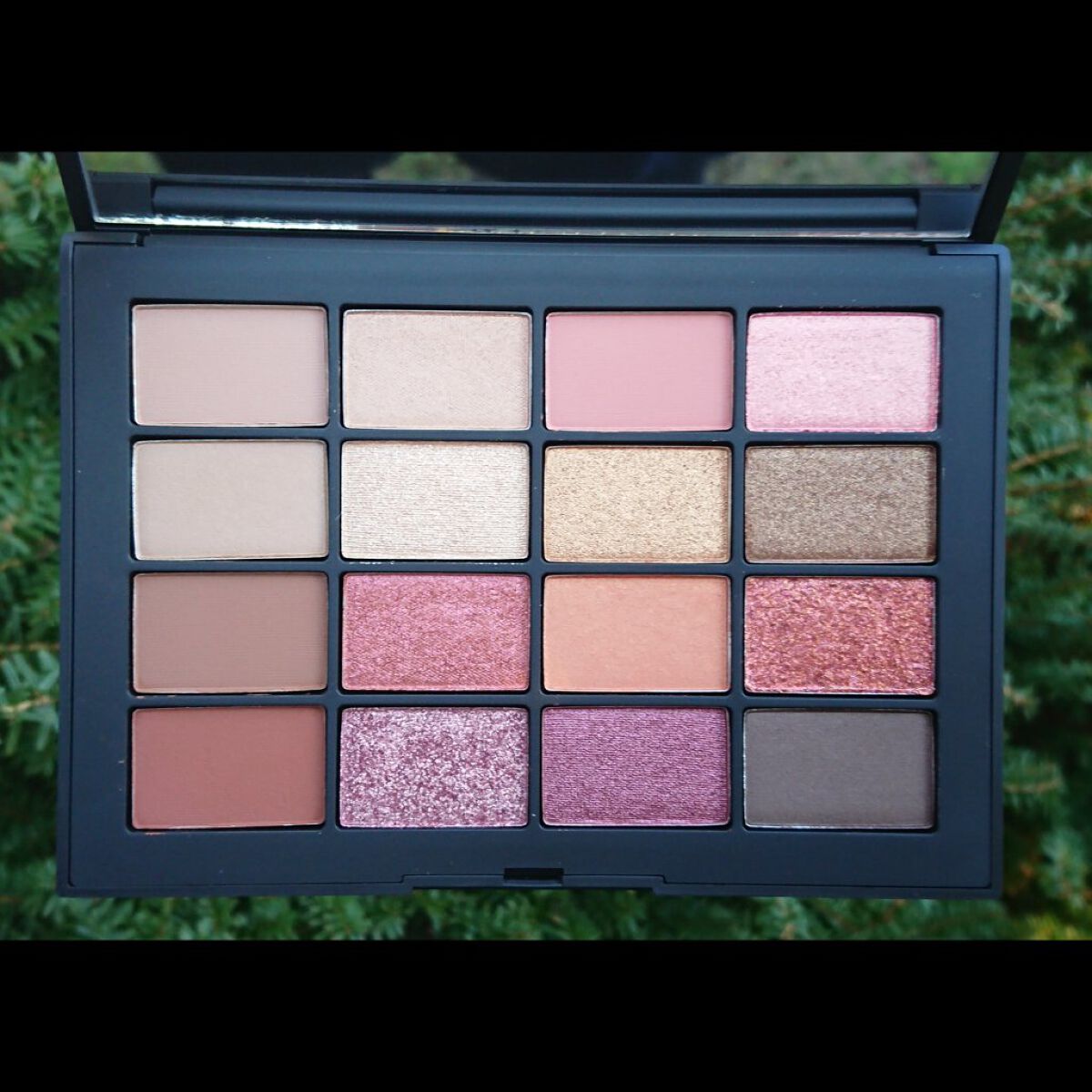 サマーアンレイテッド アイシャドーパレット/NARS/アイシャドウパレットを使ったクチコミ（2枚目）