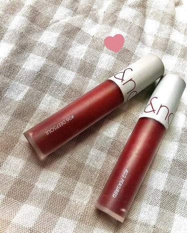 去年夏の購入品💄

#06/#03

テクスチャーはSUNAOの柔らかい感じとよく似てて、見た目も似てる。

色むらは出来にくいのにグラデは綺麗に仕上がるので今年も購入予定☺️🌟🌟