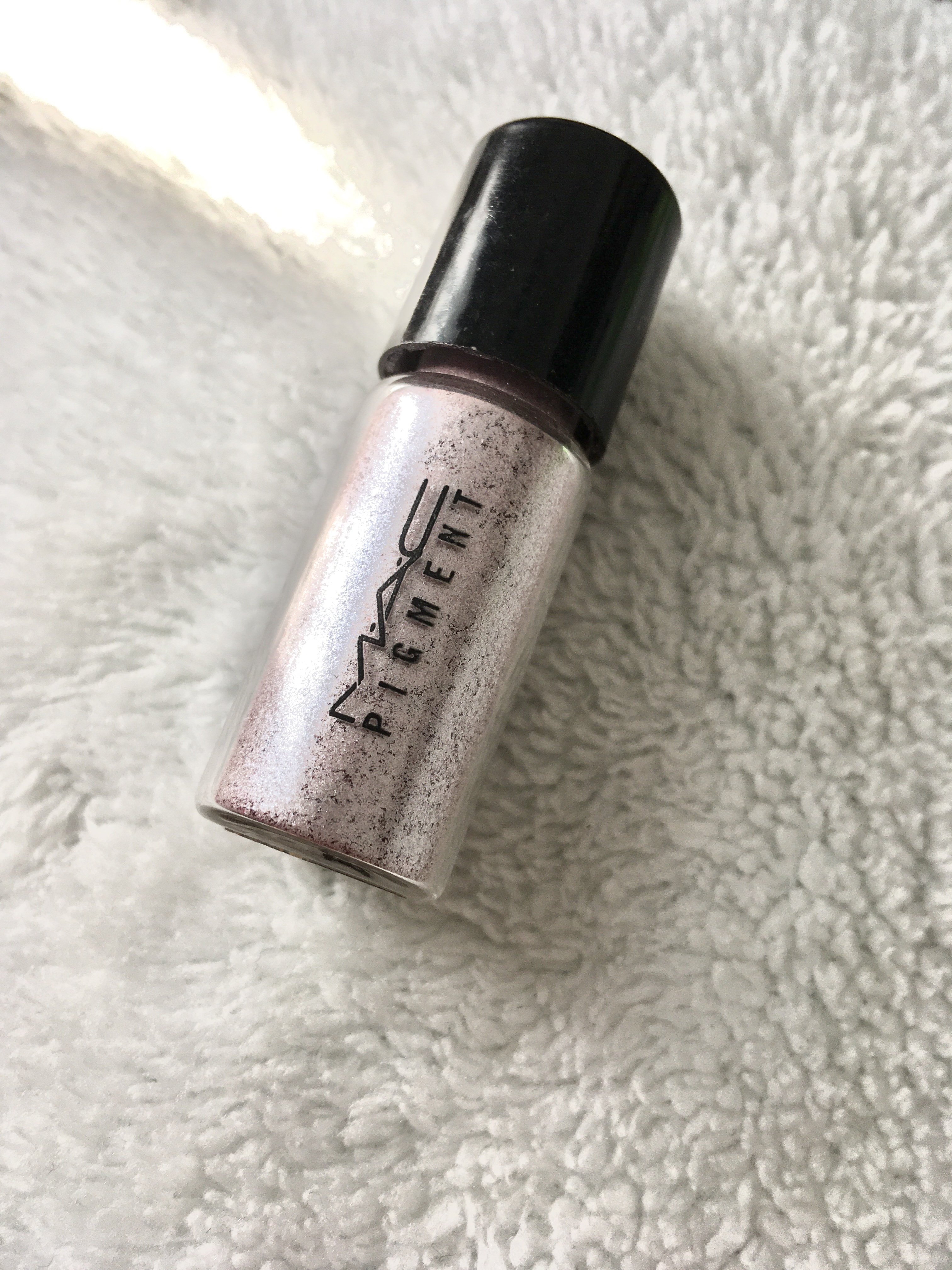 ピグメント キッシュマス(ミニ)/M・A・C/単色アイシャドウを使ったクチコミ（1枚目）