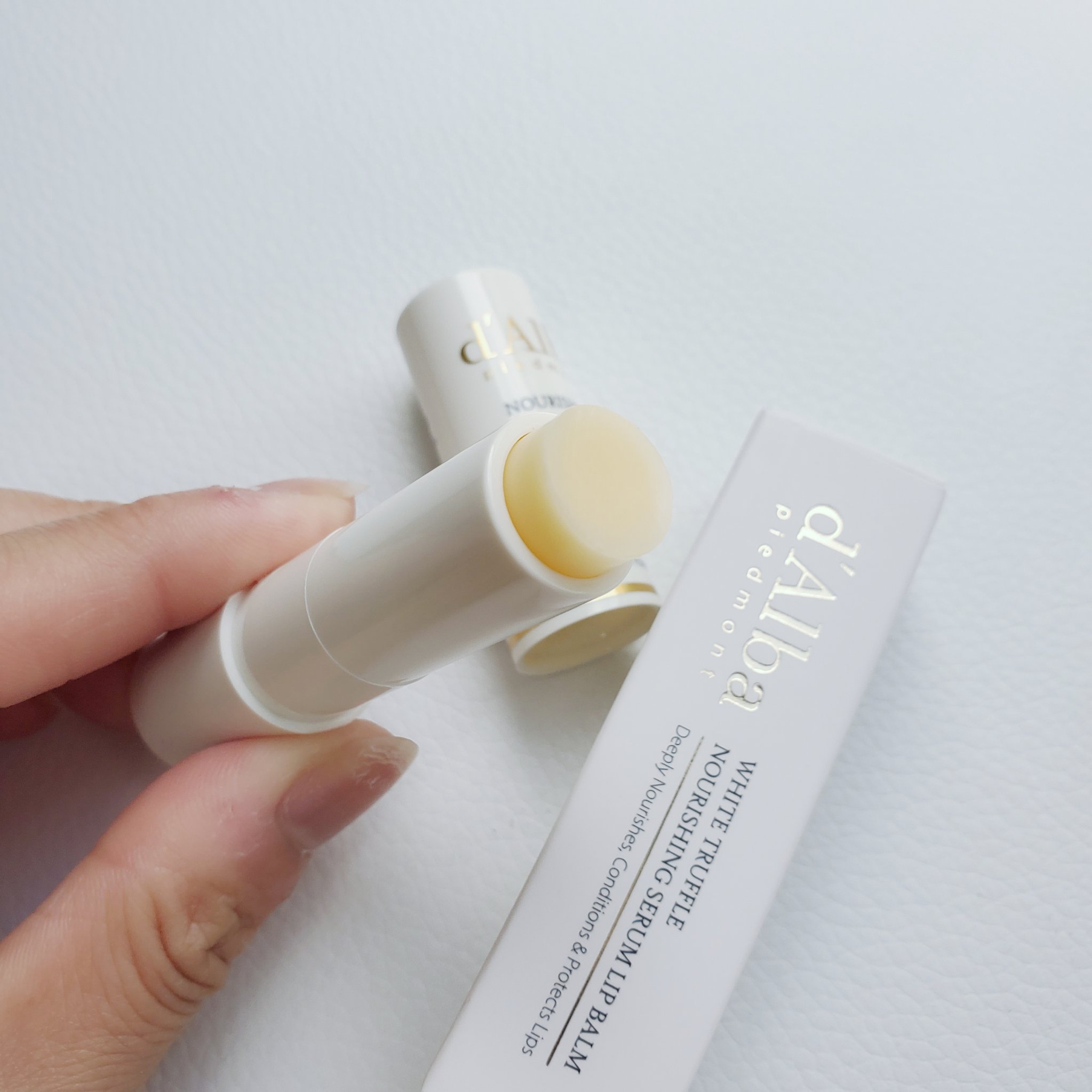 ホワイトトリュフナリシングセラムリップバーム/ダルバ/リップバームを使ったクチコミ（3枚目）