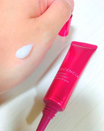 アヤナス アイクリーム コンセントレート/DECENCIA/アイケア・アイクリームを使ったクチコミ(2枚目)