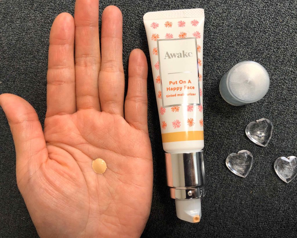 プットオンアハッピーフェイス ティンティド モイスチュアライザー 01 light medium/Awake/CCクリームを使ったクチコミ（2枚目）