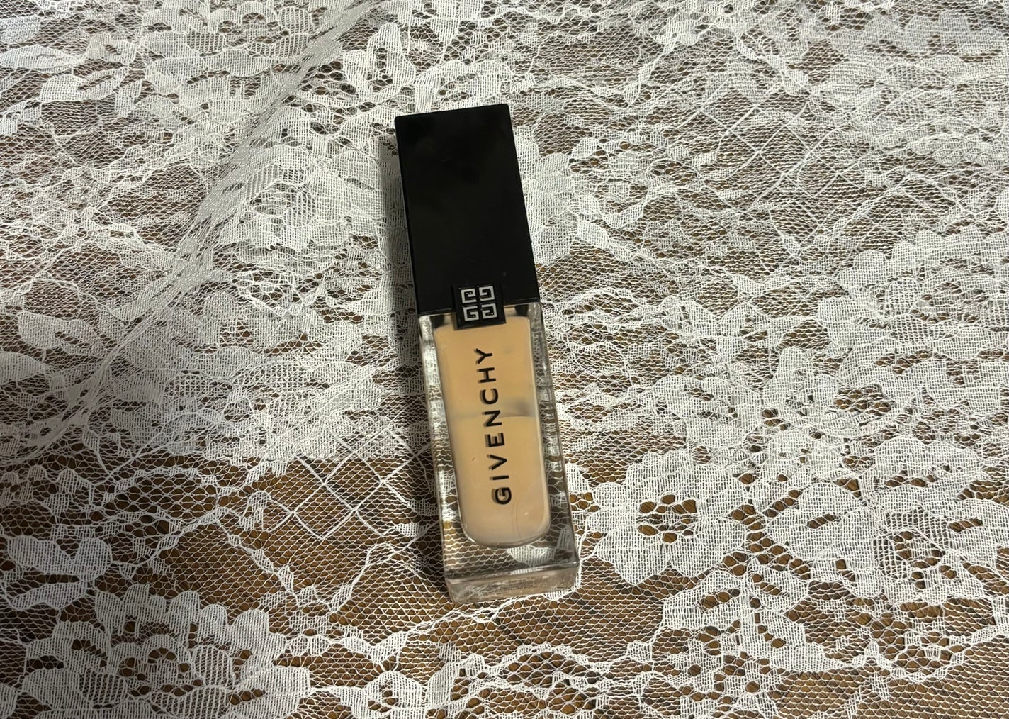 プリズム・リーブル・スキンケアリング・グロウ/GIVENCHY/リキッドファンデーションを使ったクチコミ(1枚目)