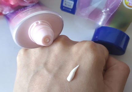 ニベアUV ディープ プロテクト&ケア トーンアップ エッセンス/ニベア/日焼け止めローションを使ったクチコミ(5枚目)