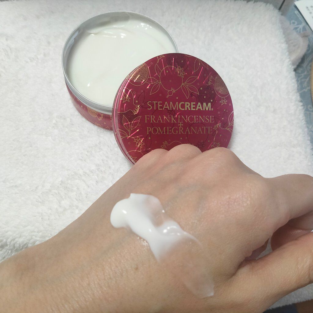 STEAMCREAM スチームクリーム フランキンセンス＆ざくろ のクチコミ「STEAMCREAM
スチームクリーム フランキンセンス＆ざくろ

通常版の倍の値段なので『た.....」（2枚目）