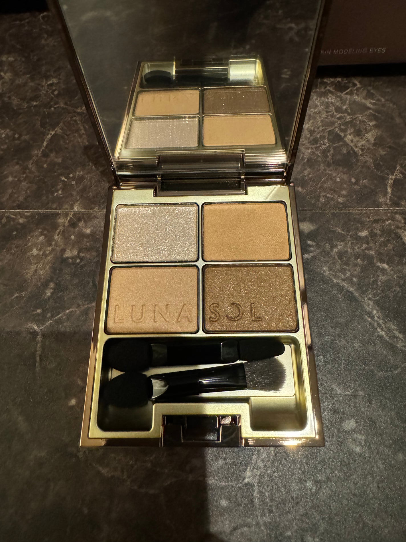 スキンモデリングアイズ/LUNASOL/アイシャドウパレットを使ったクチコミ(2枚目)