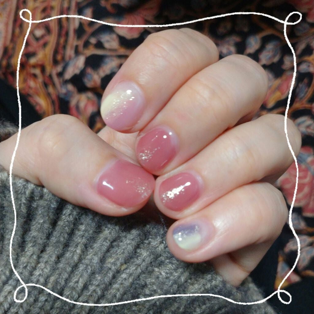 リリア on LIPS 「ジェルネイルをすると爪のピンクの部分が伸びるらしい…と聞いて、..」(2枚目)