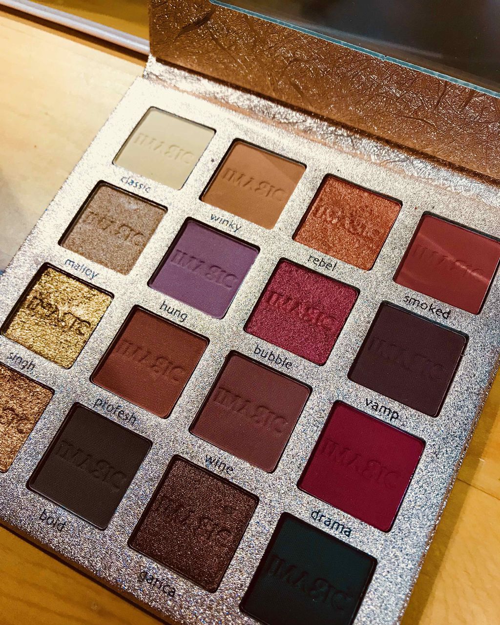 CHARM 16 COLOR EYESHADOW PALETTE/IMAGIC/アイシャドウパレットを使ったクチコミ(2枚目)