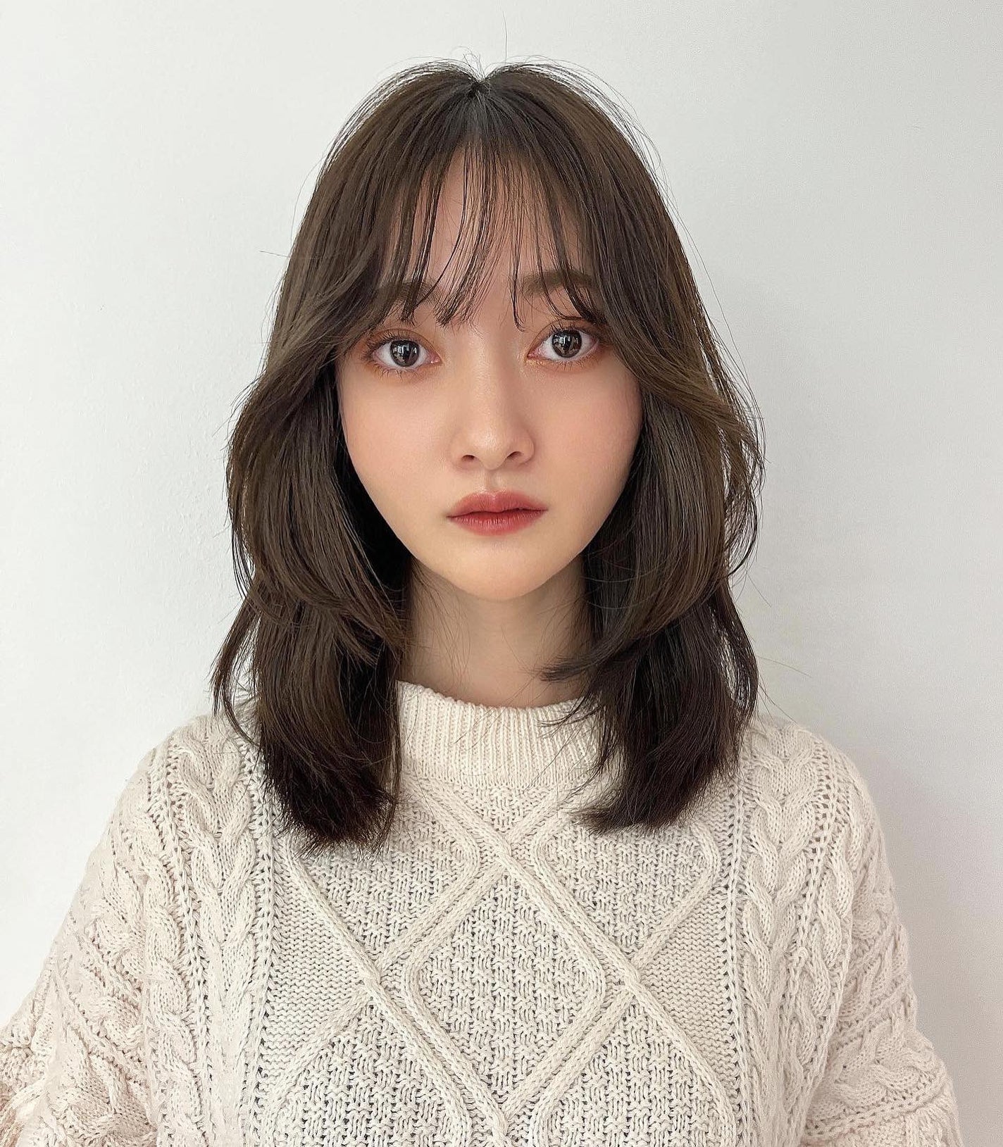 HARUNA on LIPS 「鎖骨ミディと、#たっぷりレイヤー..ミディアムレイヤー✨.秋ら..」(1枚目)