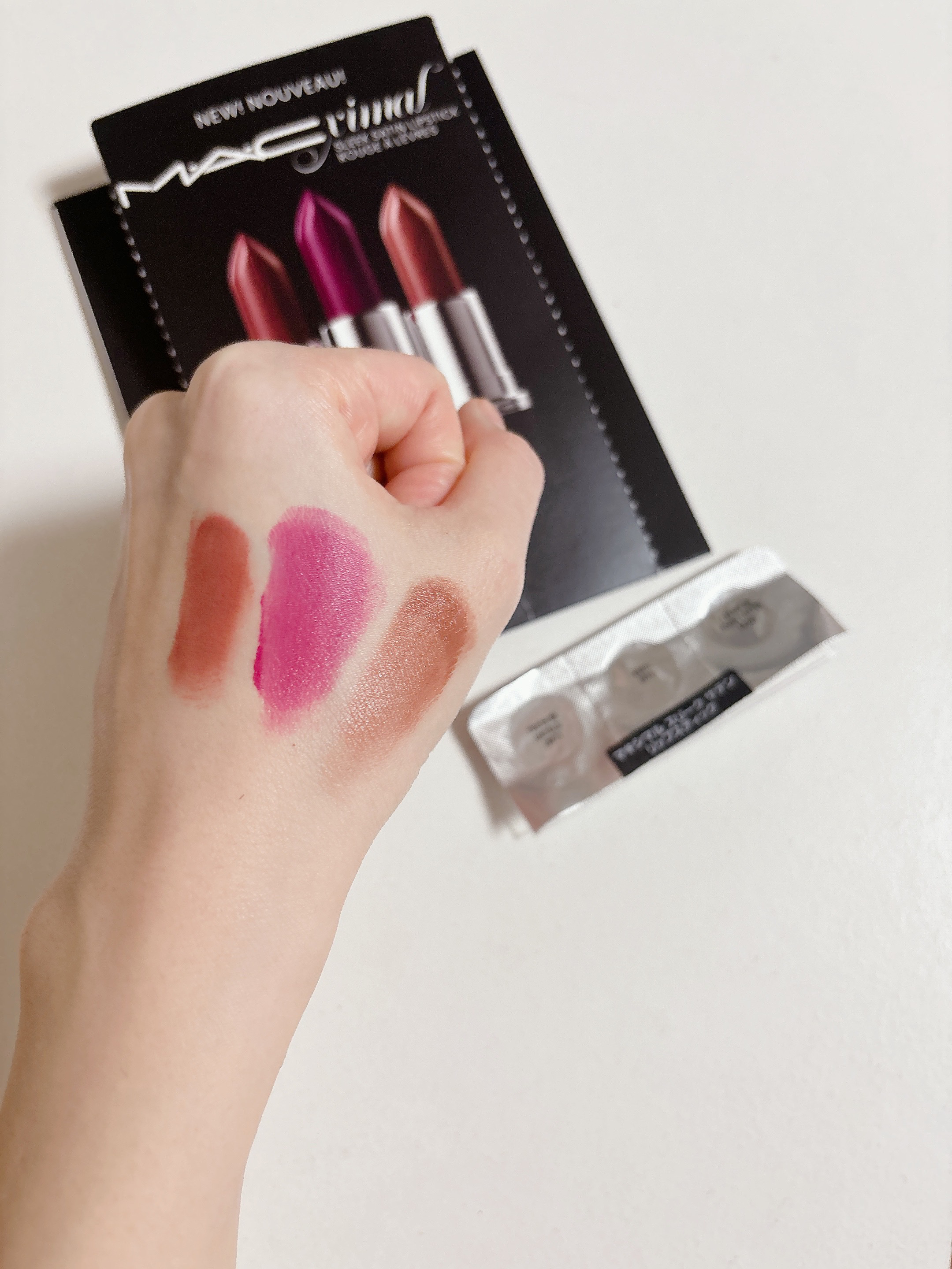 mac のリップのお試し付録を使ってみた💄
ーーーーーーーーーーーーーーーーーーーー


macといえばマットでカラー展開が豊富で海外系メイクの方が使っているイメージでした。



別の付録が欲しかったのであまり興味も無く、色味も茶色っぽ