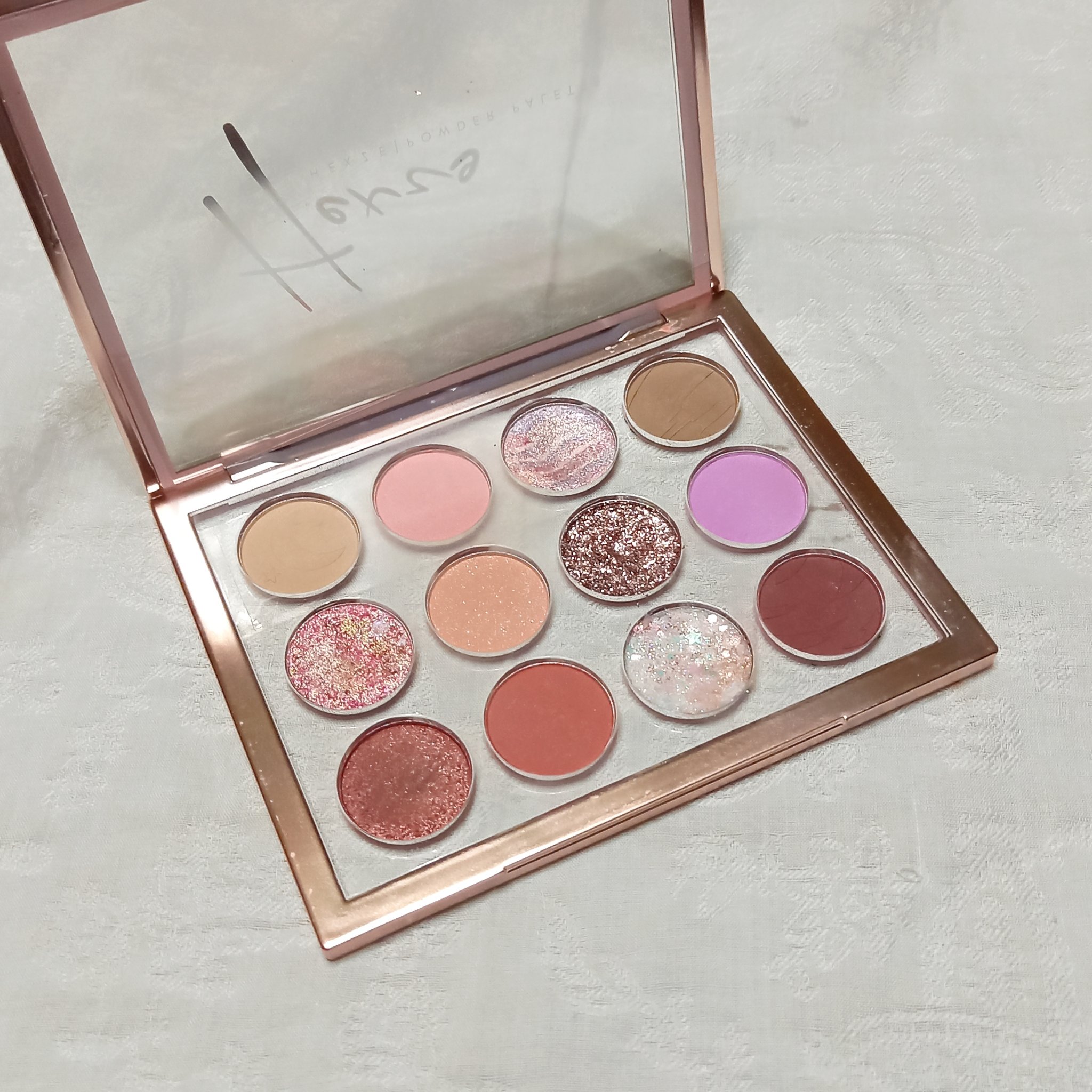 シアー マット リップスティック 106 花嵐 -HANAARASHI＜限定色＞/SUQQU/口紅を使ったクチコミ（2枚目）