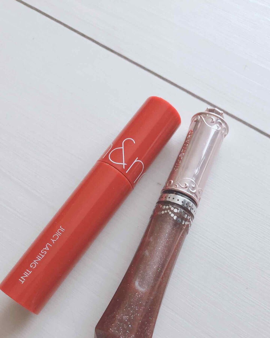 サムシングピュアブルー シマリング リップエッセンス/JILL STUART/リップケアを使ったクチコミ（2枚目）