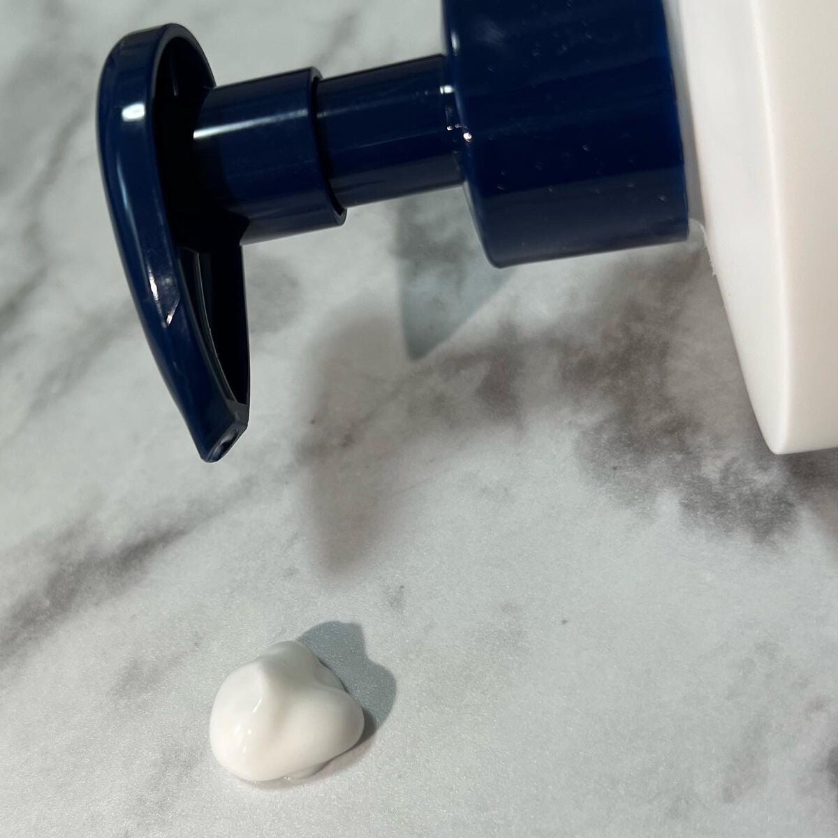 ディープリーエンリッチド ボディローション フォレストレモンの香り/ヴァセリン/ボディローションを使ったクチコミ(3枚目)