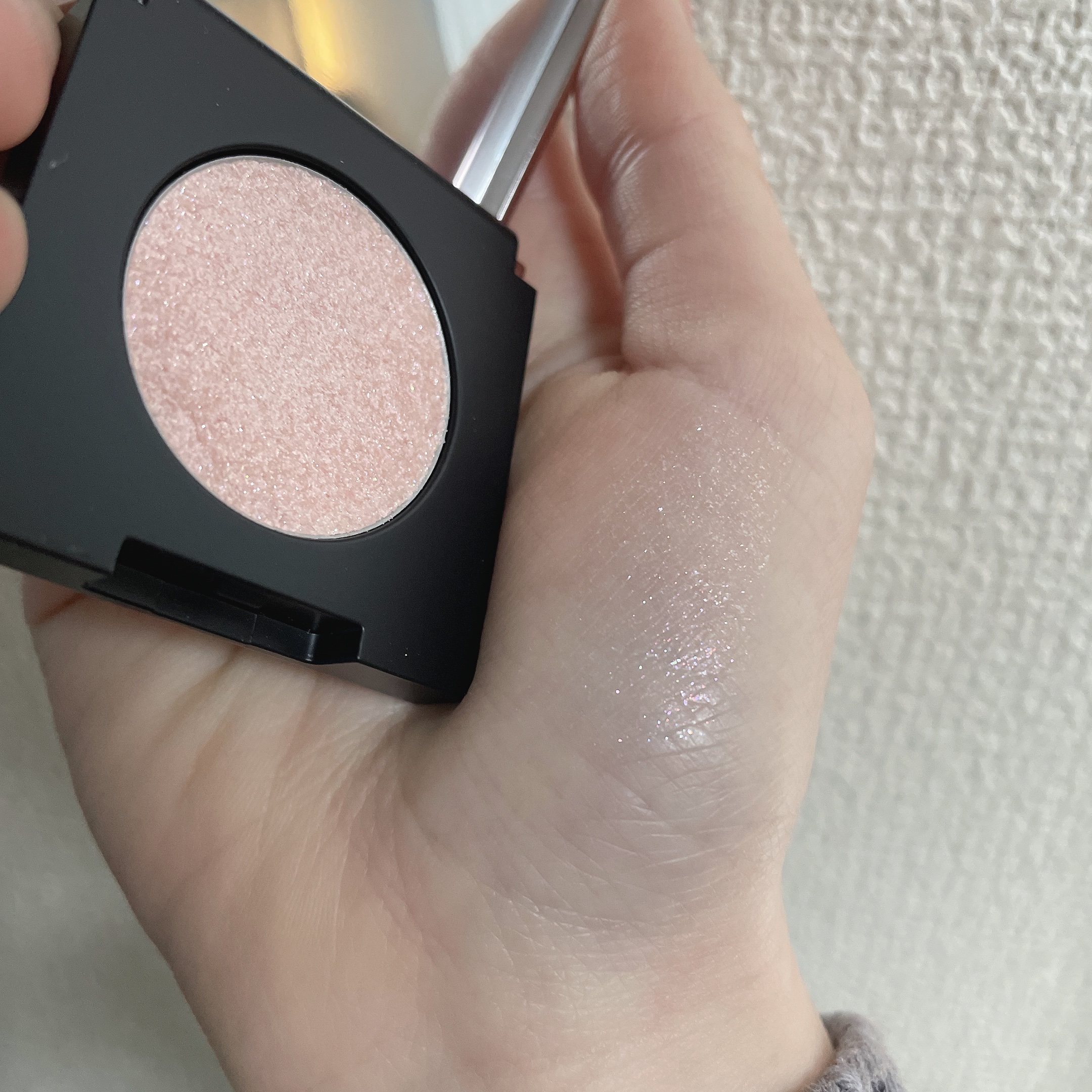 グリッターロックアイズ/ETUDE/単色アイシャドウを使ったクチコミ（3枚目）