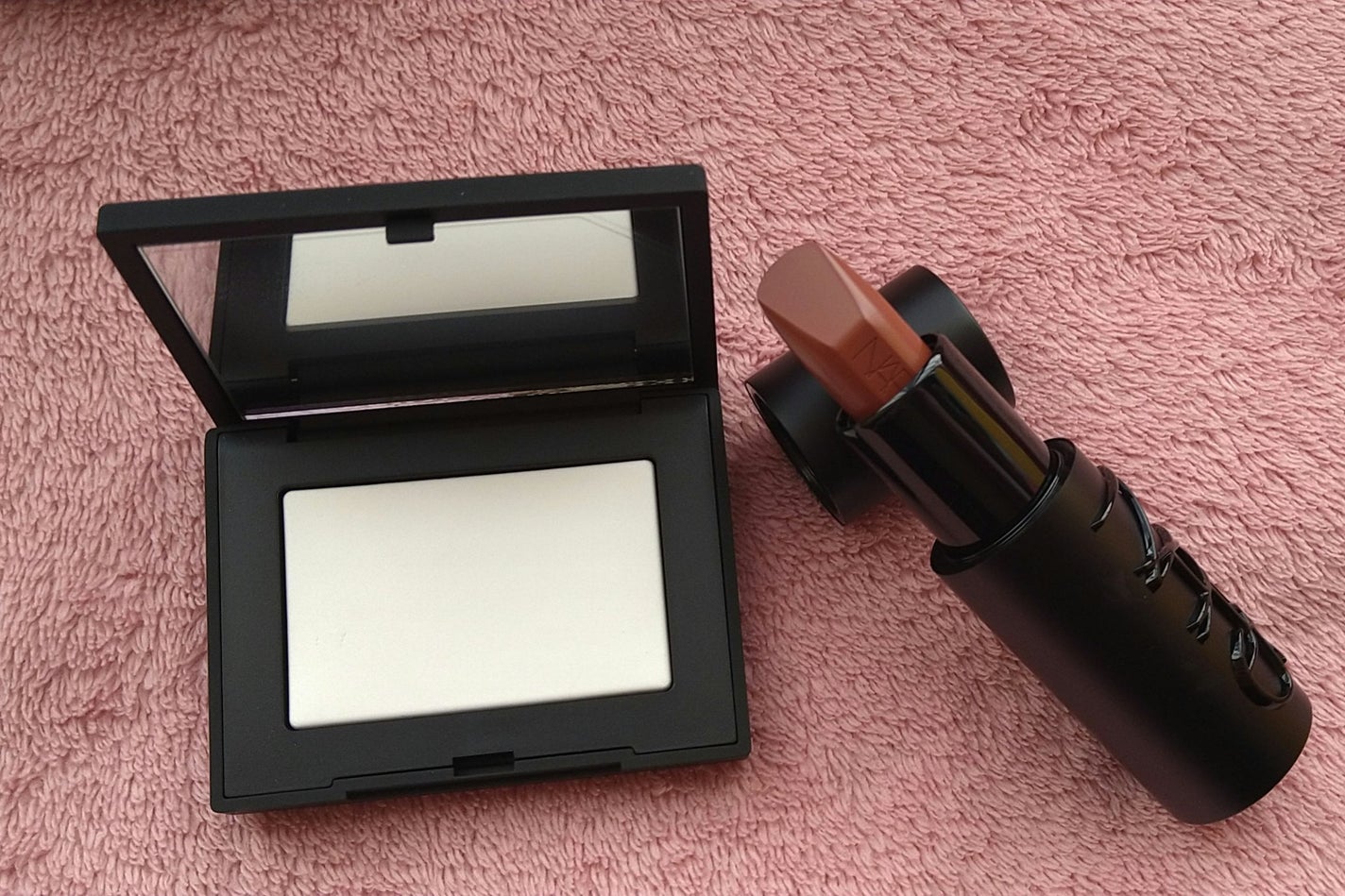 ライトリフレクティングセッティングパウダー プレスト N/NARS/プレストパウダーを使ったクチコミ(2枚目)
